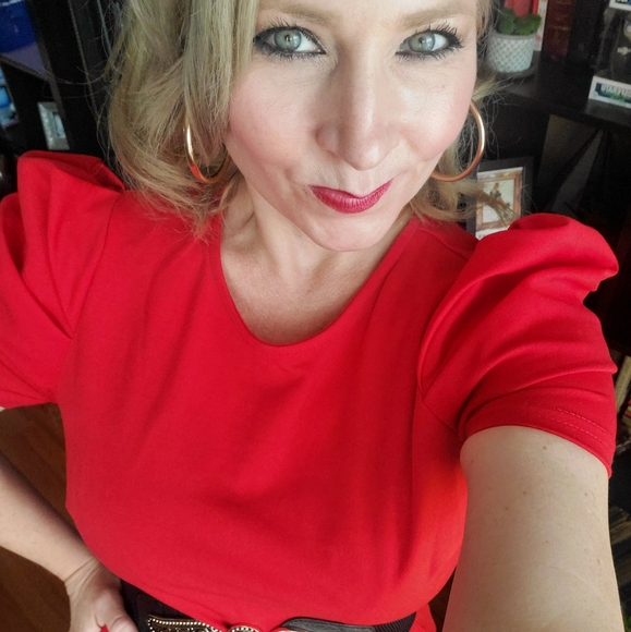 Meet your Posher, Kim - Picture 3 of 11